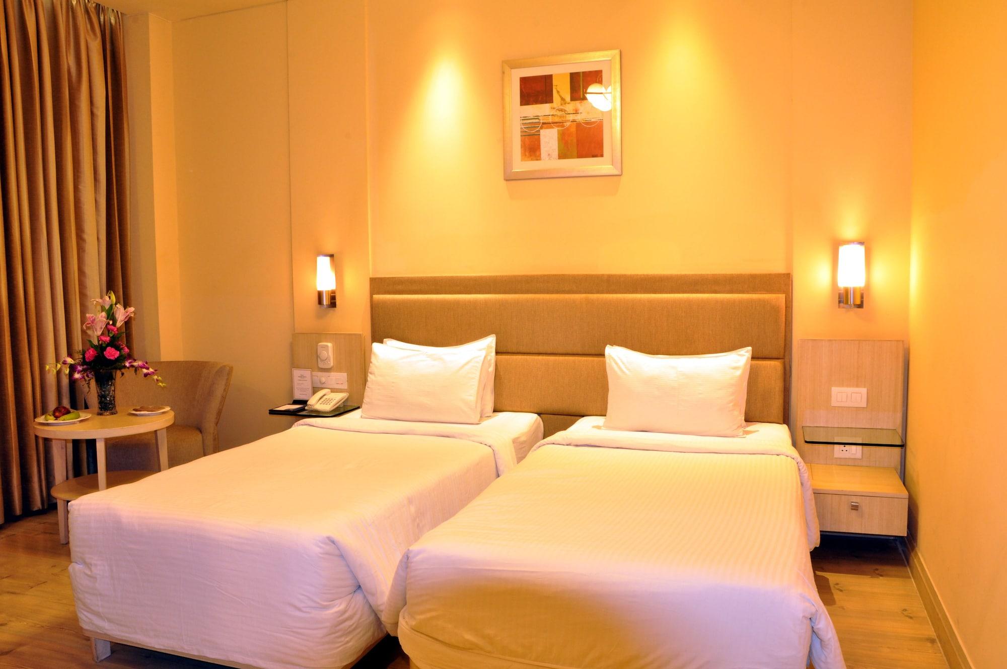 Sarovar Portico Naraina, Hotel Nueva Delhi Exterior foto