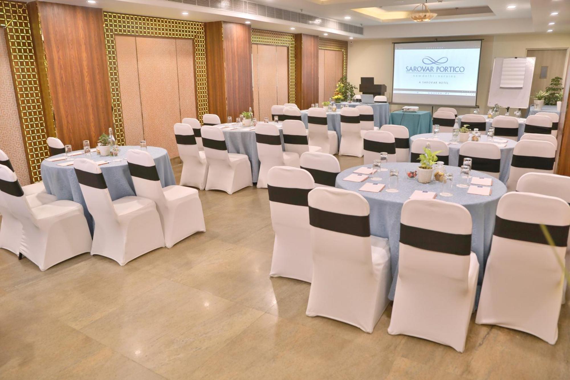Sarovar Portico Naraina, Hotel Nueva Delhi Exterior foto
