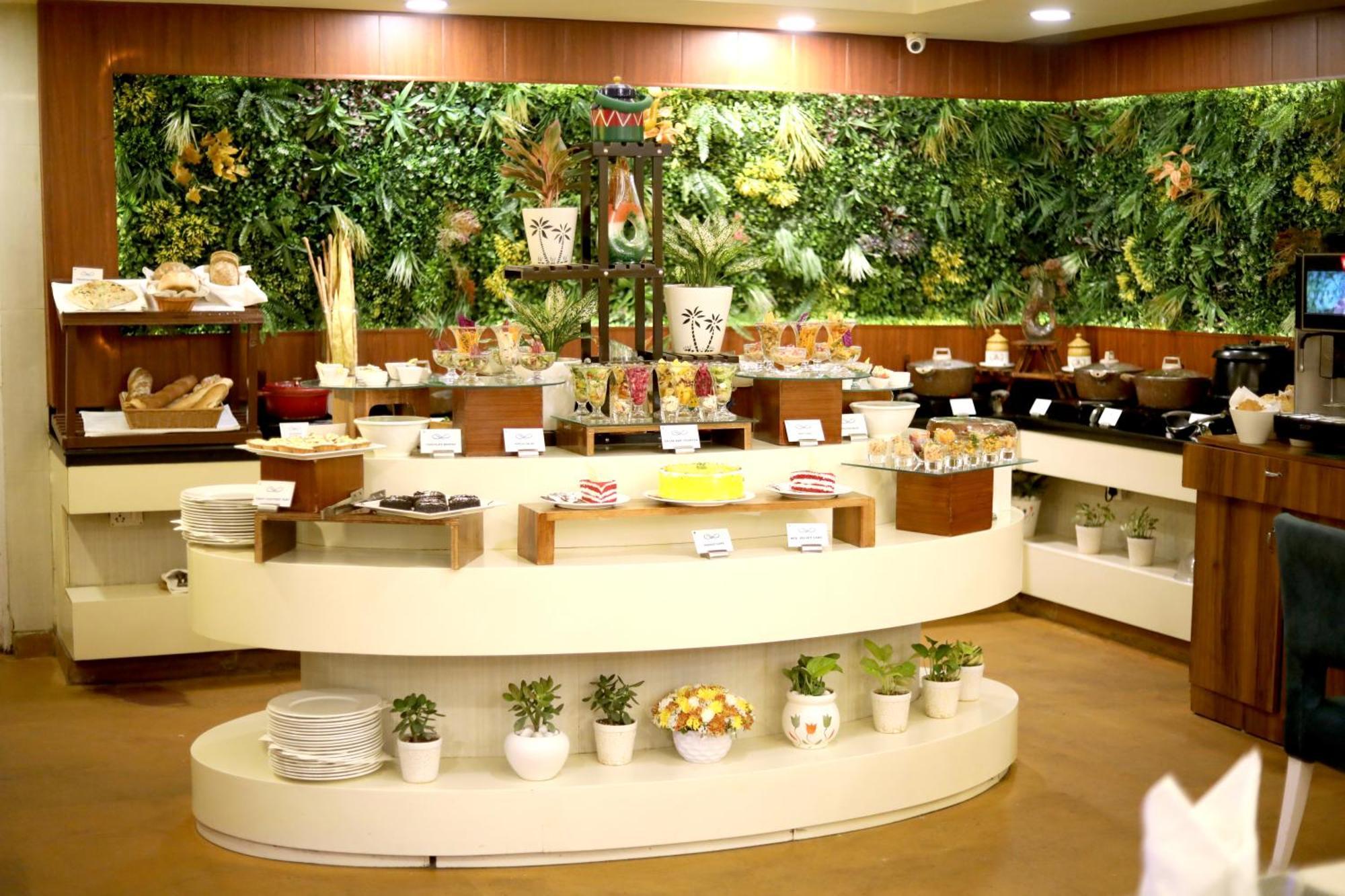 Sarovar Portico Naraina, Hotel Nueva Delhi Exterior foto