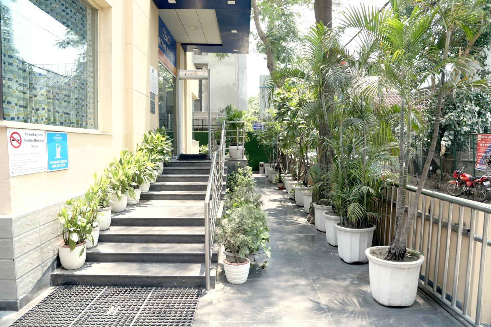 Sarovar Portico Naraina, Hotel Nueva Delhi Exterior foto
